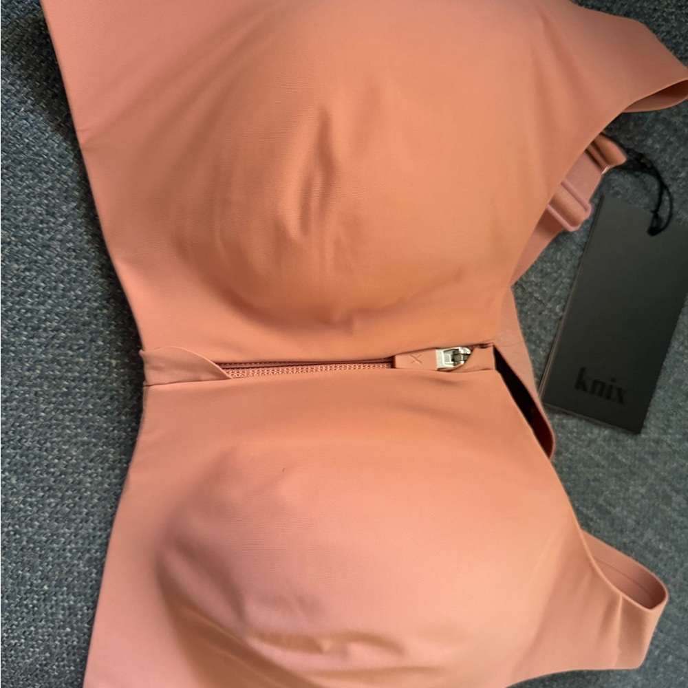 Knix Coral Front-Zip sports bra